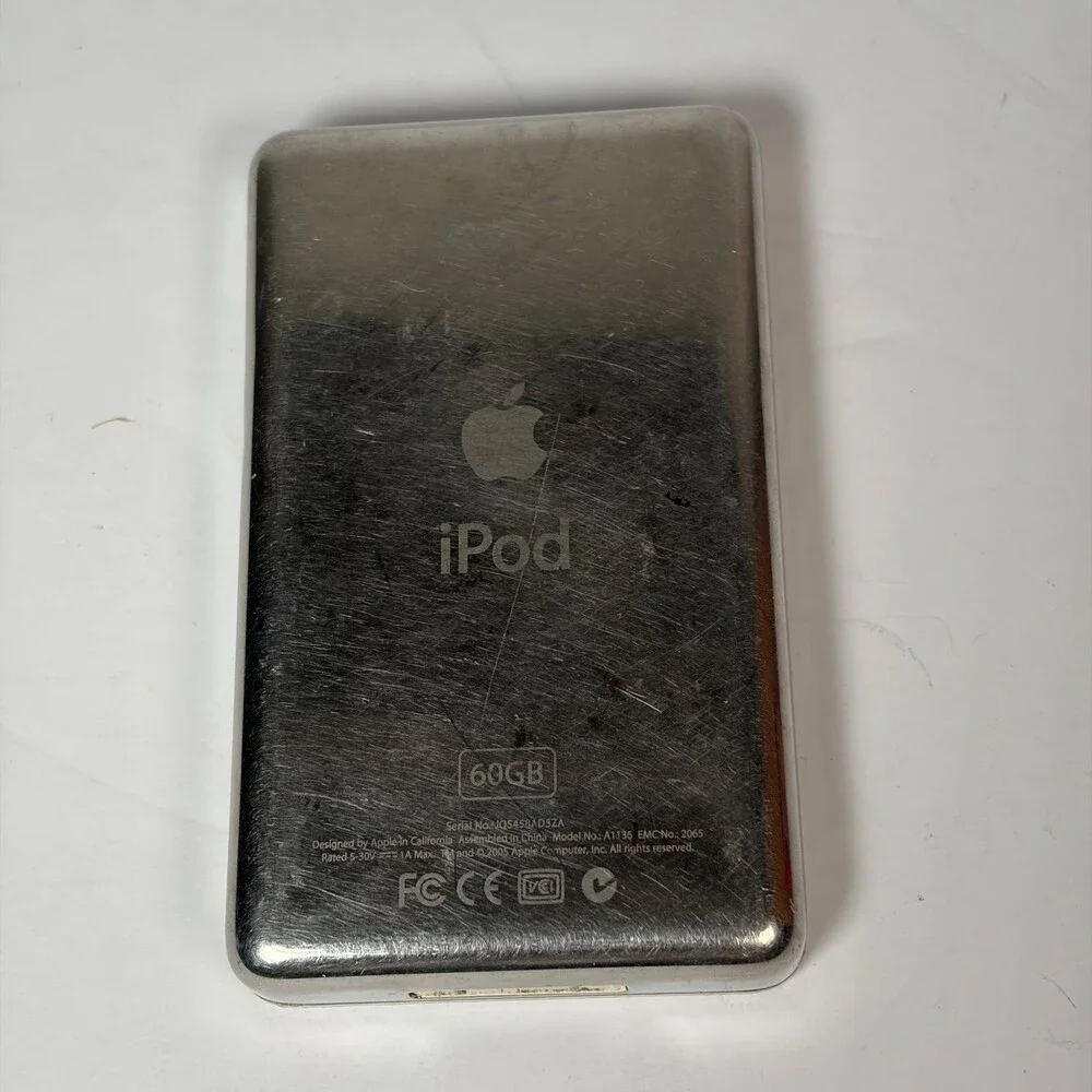 Apple iPod Classic 5th Gen Video (60GB) White MA003LL Tested & Working
